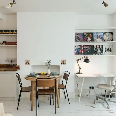 Charming 2-bed Flat In The Heart Of Nottinghill - Steps From Portobello Rd Market And Nottinghill Bookshop Apartment London