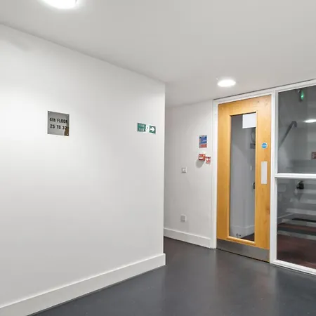 Livestay - Modern Two Bed In Stratford Apartment London