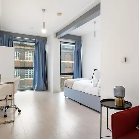 Livestay - Modern Two Bed In Stratford Apartment