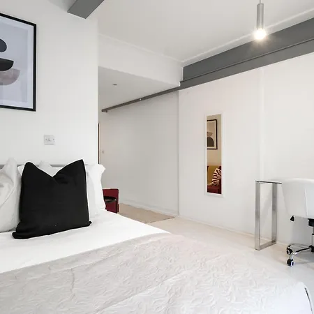 Livestay - Modern Two Bed In Stratford Apartment *