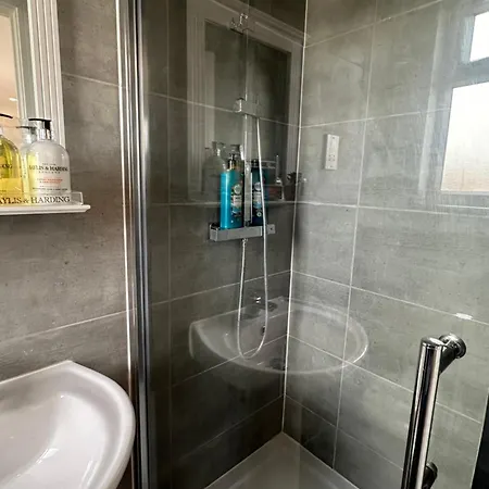 Wonderful Ensuite In Wimbledon Affittacamere