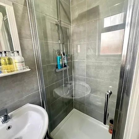 Wonderful Ensuite In Wimbledon London