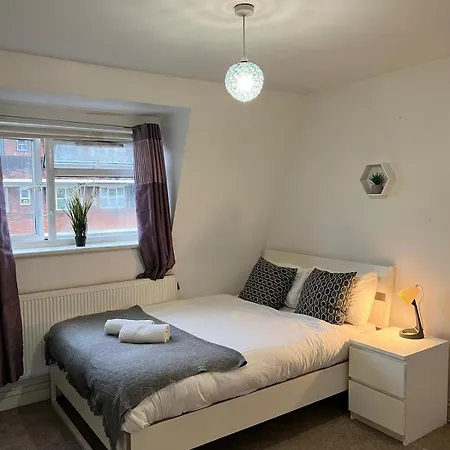 Homestay Cozy In Whitechapel!