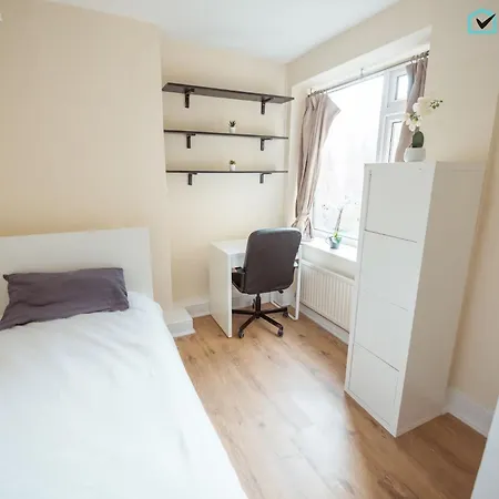 Apartment Great Flat London