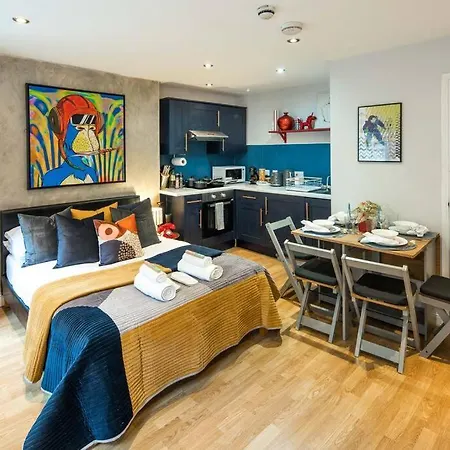 5 Min Walk To Madame Tussauds - 5 Min Walk To Baker Street - 5 Min Walk To Marylebone Railway Station - 5 Min Walk To Regent Park - * London