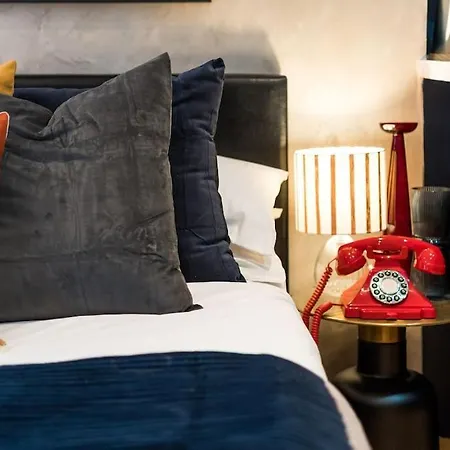 Apartment 5 Min Walk To Madame Tussauds - 5 Min Walk To Baker Street - 5 Min Walk To Marylebone Railway Station - 5 Min Walk To Regent Park - London