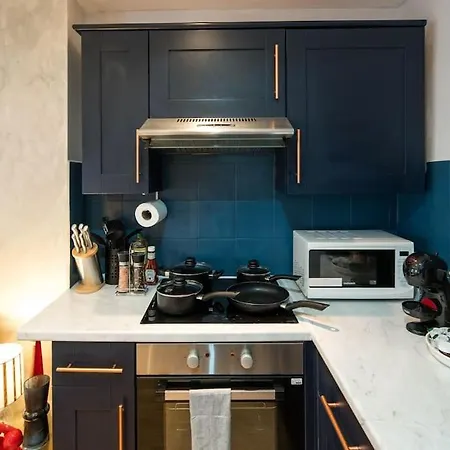 Apartment 5 Min Walk To Madame Tussauds - 5 Min Walk To Baker Street - 5 Min Walk To Marylebone Railway Station - 5 Min Walk To Regent Park -