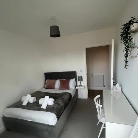 Private In With Balcony Homestay London