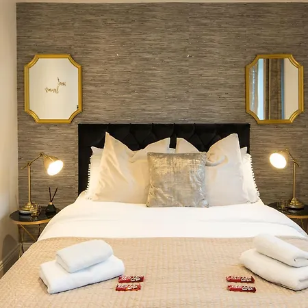 Charming 2-bed House In * London