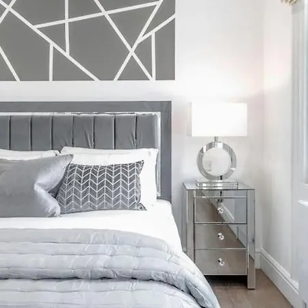 The Royal Sheperd Apartment London