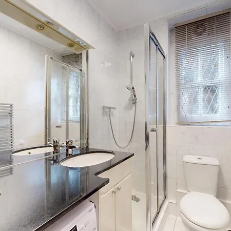 2 Bedroom Flat In Marylebone *