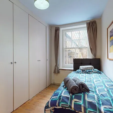 Apartment 2 Bedroom Flat In Marylebone *