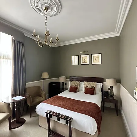 Hotel St Paul's 4*