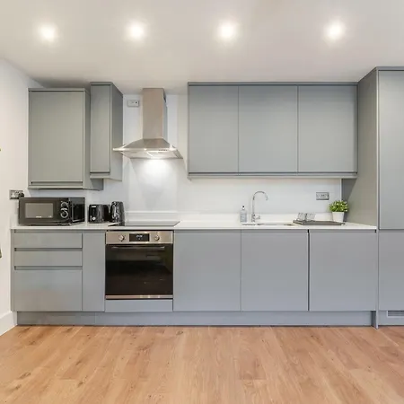 The Perfect London, With 2 Bedrooms 1 Bath - Battersea, Vauxhall And Nine Elms *