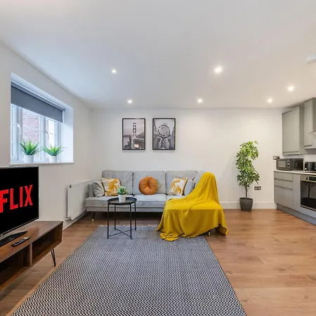 The Perfect London, With 2 Bedrooms 1 Bath - Battersea, Vauxhall And Nine Elms Apartment *