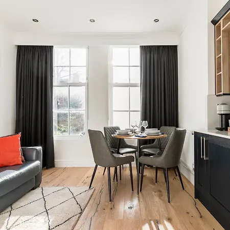 Modern Aptmt, 2 Stops To Central London, Smart Lock, Netflix Apartment