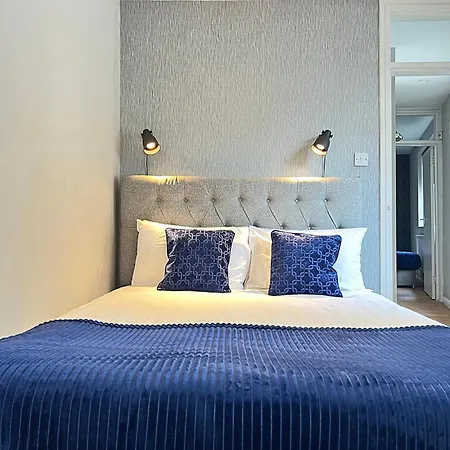 Kensington 2 Bedroom House-big Living Area And Kitchen-harrods-national History Museum-hyde Park-near 2 Underground Lines * London