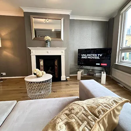 Kensington 2 Bedroom House-big Living Area And Kitchen-harrods-national History Museum-hyde Park-near 2 Underground Lines