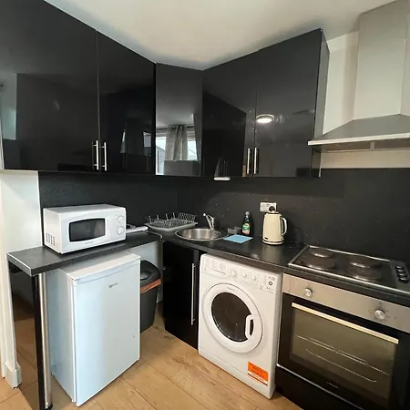 Comfy 2 Bedroom - Finchley Road, Apartment London
