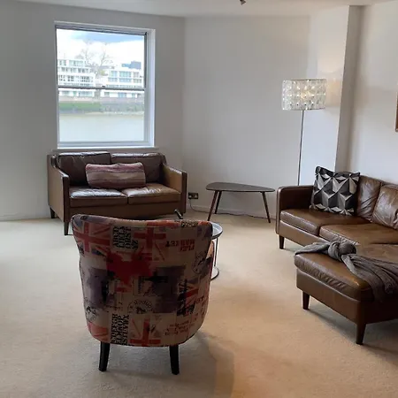 Us Embassy Spacious Nine Elms * London