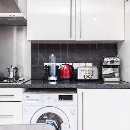 Trendy 4 Bed Near Vibrant Shoreditch W Balcony And Walking Distance To Tube