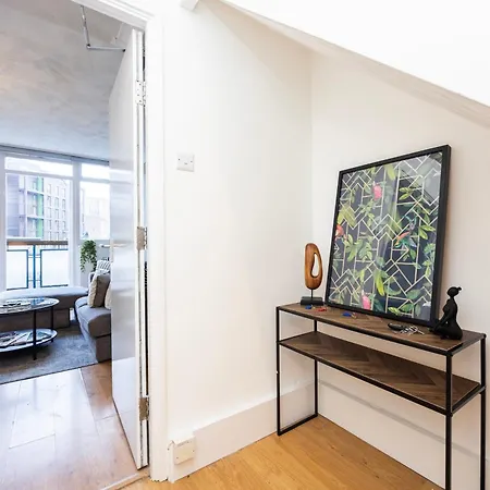 Apartment Trendy 4 Bed Near Vibrant Shoreditch W Balcony And Walking Distance To Tube London