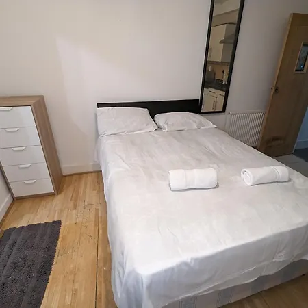 Apartment Stepney Green Self Contained Studio *