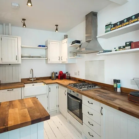 Apartment Charming 2-bed Flat In The Heart Of Nottinghill - Steps From Portobello Rd Market And Nottinghill Bookshop *