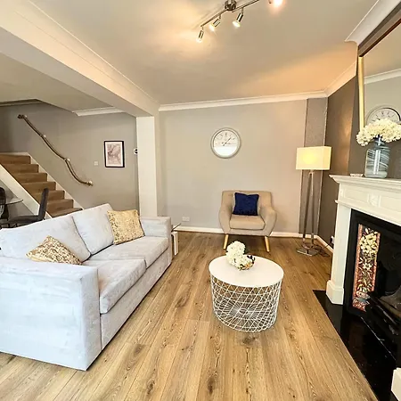 Kensington 2 Bedroom House-big Living Area And Kitchen-harrods-national History Museum-hyde Park-near 2 Underground Lines