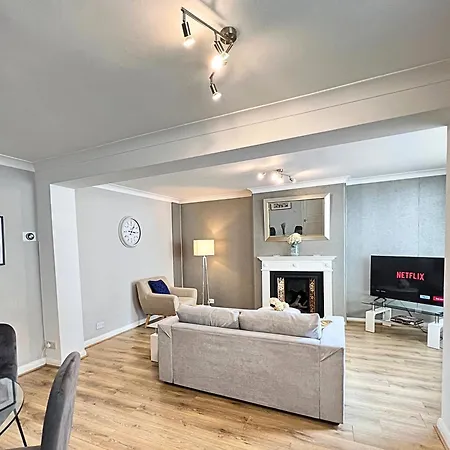 Kensington 2 Bedroom House-big Living Area And Kitchen-harrods-national History Museum-hyde Park-near 2 Underground Lines * London