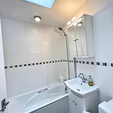 Holiday home Kensington 2 Bedroom House-big Living Area And Kitchen-harrods-national History Museum-hyde Park-near 2 Underground Lines