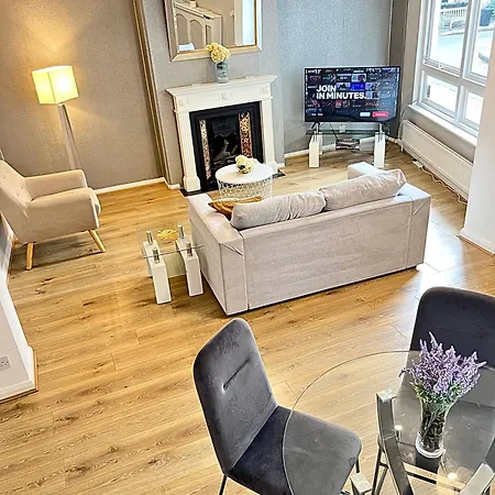 Kensington 2 Bedroom House-big Living Area And Kitchen-harrods-national History Museum-hyde Park-near 2 Underground Lines Holiday home