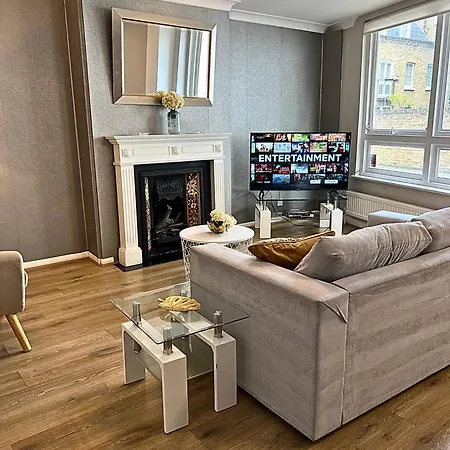 Kensington 2 Bedroom House-big Living Area And Kitchen-harrods-national History Museum-hyde Park-near 2 Underground Lines Holiday home London