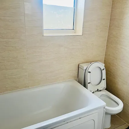 Apartment One Bedroom Flat/apartment. *