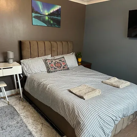 Amazing Ground Floor One Bedroom Forest Road Apartment London