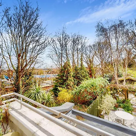 1 Bed Maisonette With Garden - 1 Min To Station Share Save Apartment *