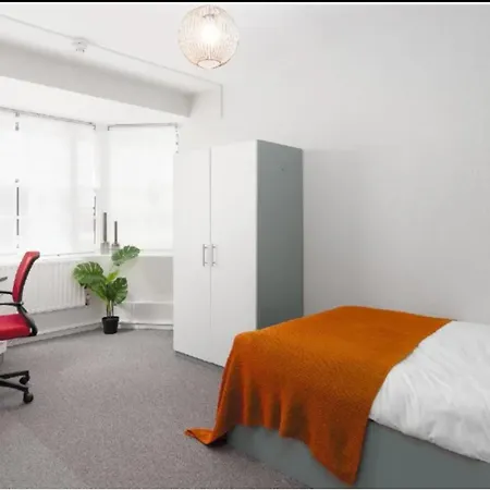 Lägenhet Spacious With Shared Facilities London
