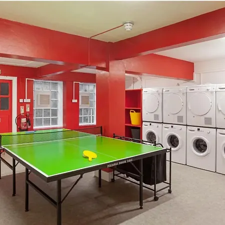 Spacious With Shared Facilities Apartment *