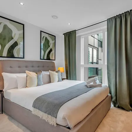 Talisman & Duckman Tower At Canary Wharf By Mysquare Apartment London
