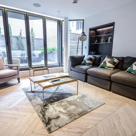 Cosmopolitan Hideaway Apartment