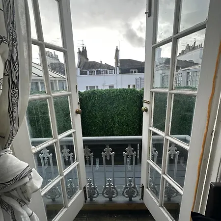 Homestay Double Bedroom In London