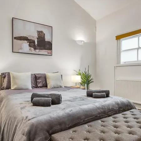Vibrant 2-bed By Bow Apartment *
