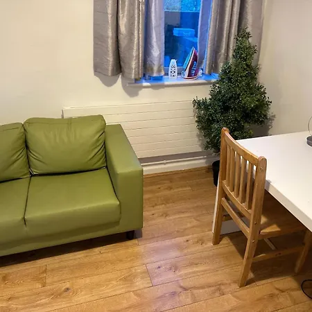 Apartment Overton London