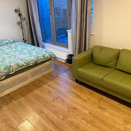 Apartment Overton London