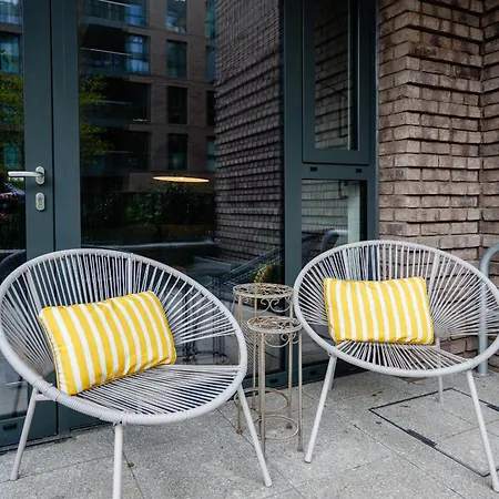 Lovely 1-bed In Apartment *