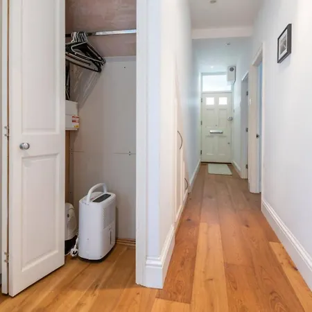 Ground Floor - Private Garden London