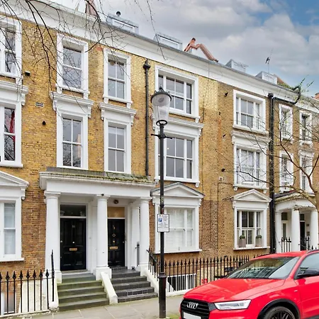 Elegant Earl's Court Flat By Underthedoormat Apartment London