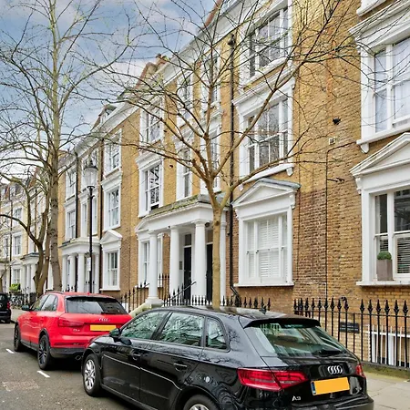 Apartment Elegant Earl's Court Flat By Underthedoormat *