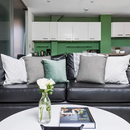 Hoxton Square - Urban Haven London