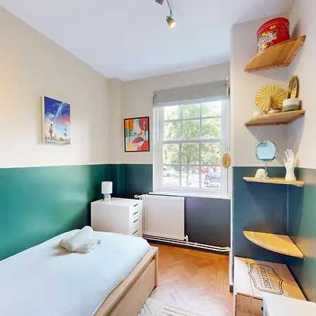 3 Bedroom Family Friendly In Hillcrest *